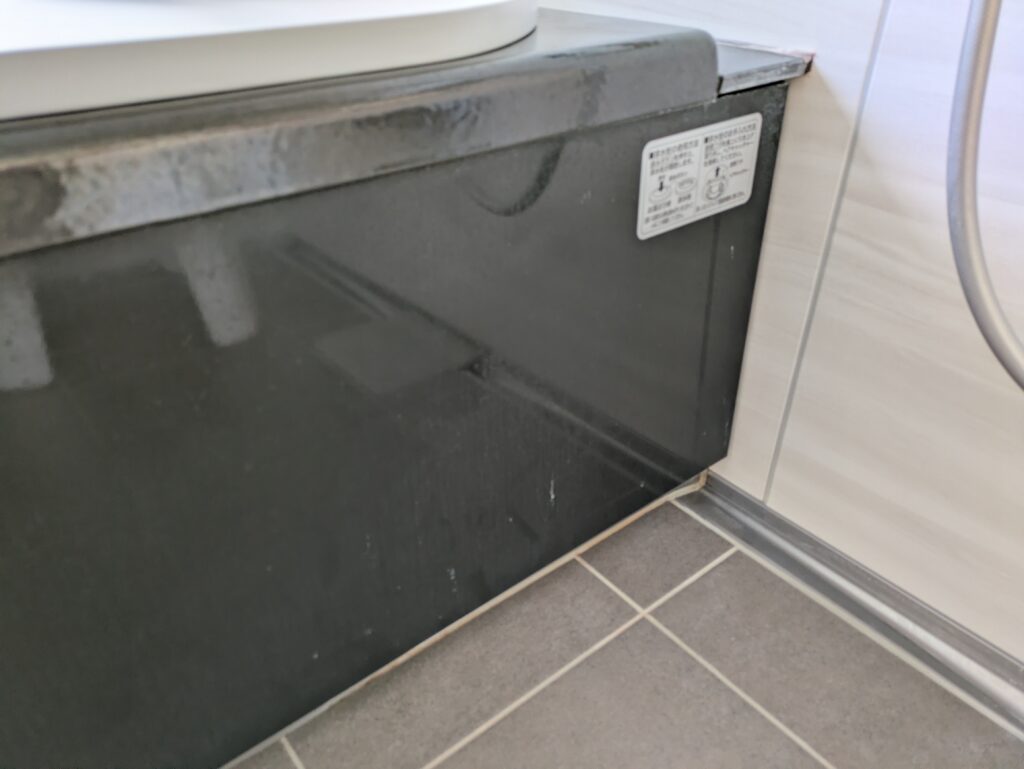 2年経ったエプロン。水垢などでとても汚れています…